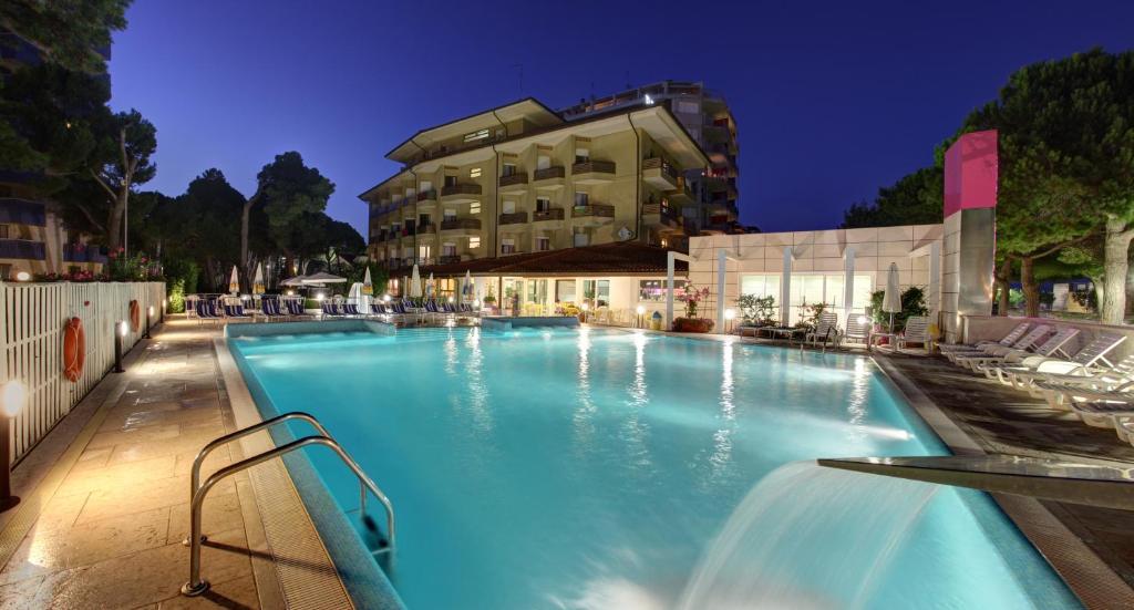 Bristol Hotel 4*